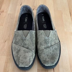 Men’s Toms Size 11 Slip Ons